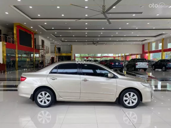Toyota Corolla Altis 1.8G MT 2014 - Sedan 5 chỗ đẳng cấp, chất xe lành bền