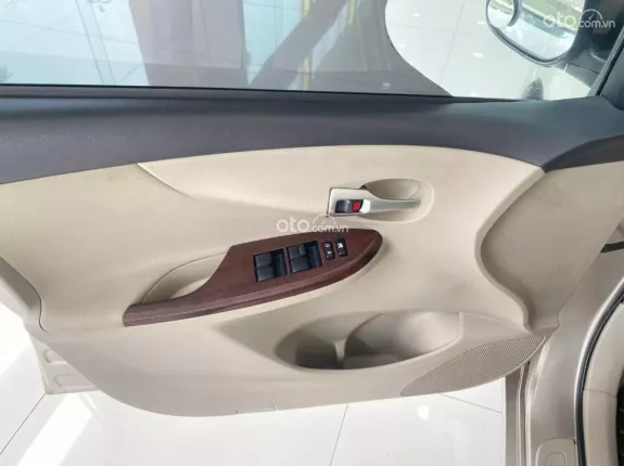 Toyota Corolla Altis 1.8G MT 2014 - Sedan 5 chỗ đẳng cấp, chất xe lành bền