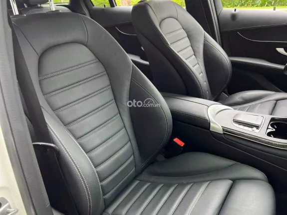 Mercedes-Benz GLC 300 4Matic V1 2022 - Xe đẹp chạy 44.000km