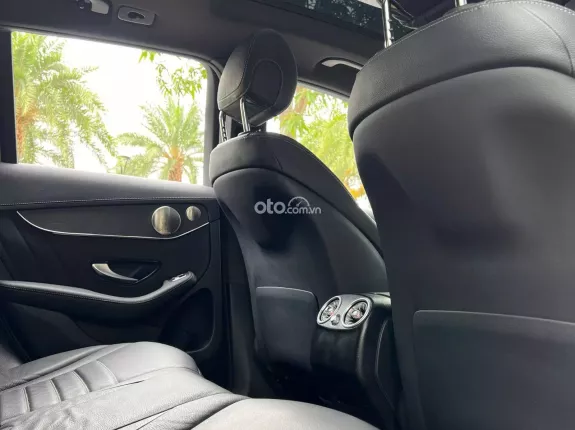 Mercedes-Benz GLC 300 4Matic V1 2022 - Xe đẹp chạy 44.000km