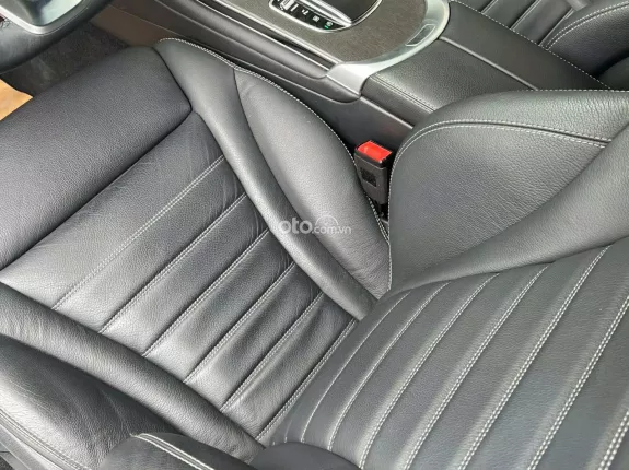 Mercedes-Benz GLC 300 4Matic V1 2022 - Xe đẹp chạy 44.000km
