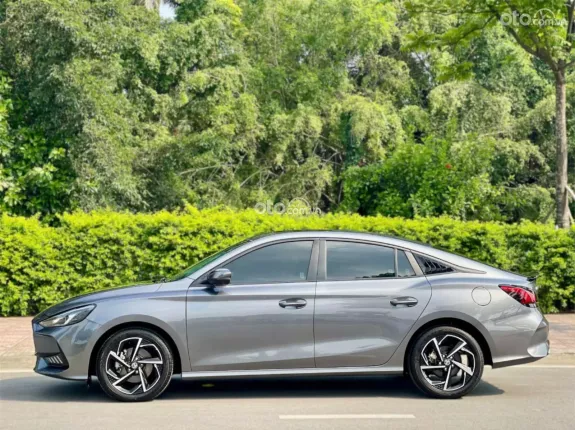 MG 5 1.5L Luxury 2022 - 425 triệu