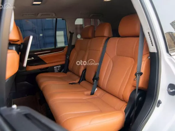 Lexus LX 570 2016 - 4 tỷ 599 triệu