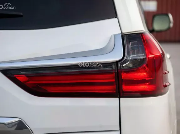 Lexus LX 570 2016 - 4 tỷ 599 triệu