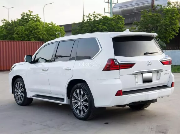 Lexus LX 570 2016 - 4 tỷ 599 triệu