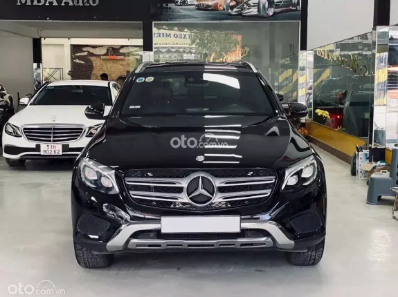 Mercedes-Benz GLC 250 4Matic 2017 - Đen Đen