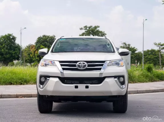 Toyota Fortuner 2.4G 4x2 AT  2020 - Số tự động, máy dầu, một cầu, màu trắng