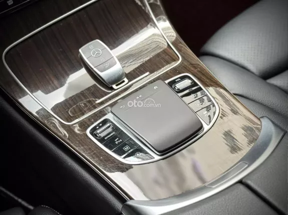 Mercedes-Benz GLC 200 2021 - Odo 5 vạn - Có bank 70%