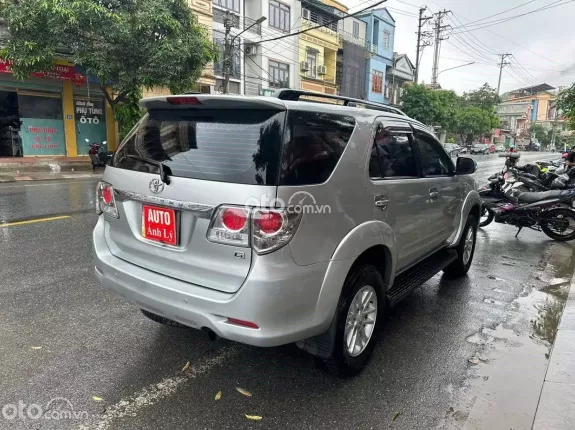 Toyota Fortuner 2.4 MT 4x2 2014 - SUV gầm cao chất lượng, keo chỉ máy số Zin