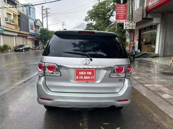 Toyota Fortuner 2.4 MT 4x2 2014 - SUV gầm cao chất lượng, keo chỉ máy số Zin