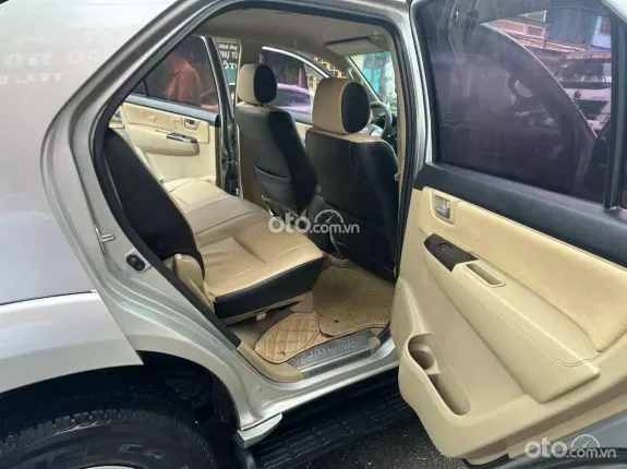 Toyota Fortuner 2.4 MT 4x2 2014 - SUV gầm cao chất lượng, keo chỉ máy số Zin