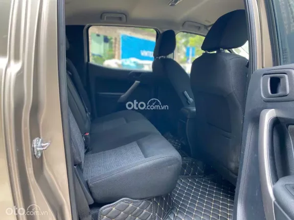 Ford Ranger XLS 2.0L 4x2 AT 2018 - Xem xe tại Hà Nội, chủ đi giữ gìn
