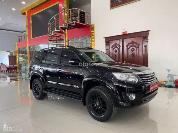 Toyota Fortuner 2.7 V 4X2 AT 2012 - SUV 7 chỗ cực đẹp, máy xăng cực khỏe, máy số Zin tuyệt đối