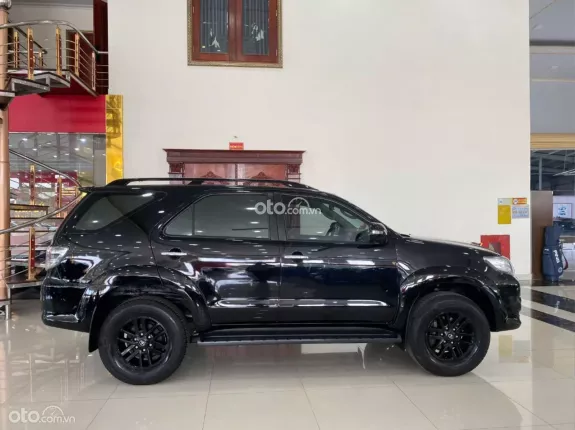 Toyota Fortuner 2.7 V 4X2 AT 2012 - SUV 7 chỗ cực đẹp, máy xăng cực khỏe, máy số Zin tuyệt đối