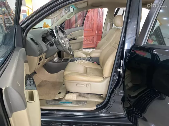 Toyota Fortuner 2.7 V 4X2 AT 2012 - SUV 7 chỗ cực đẹp, máy xăng cực khỏe, máy số Zin tuyệt đối