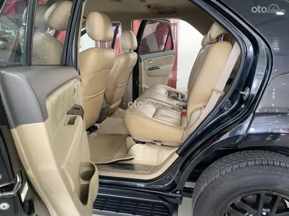 Toyota Fortuner 2.7 V 4X2 AT 2012 - SUV 7 chỗ cực đẹp, máy xăng cực khỏe, máy số Zin tuyệt đối