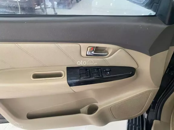 Toyota Fortuner 2.7 V 4X2 AT 2012 - SUV 7 chỗ cực đẹp, máy xăng cực khỏe, máy số Zin tuyệt đối