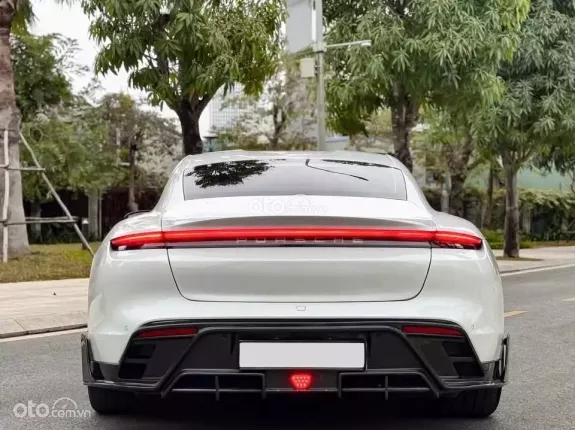 Porsche Taycan 4S 2021 - Trắng nội thất đỏ chạy ít full đồ