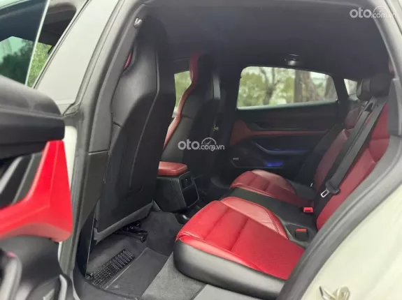 Porsche Taycan 4S 2021 - Trắng nội thất đỏ chạy ít full đồ