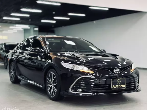 Toyota Camry 2.5Q 2021 - Chỉ chạy 30.000km như xe mới