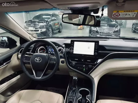 Toyota Camry 2.5Q 2021 - Chỉ chạy 30.000km như xe mới