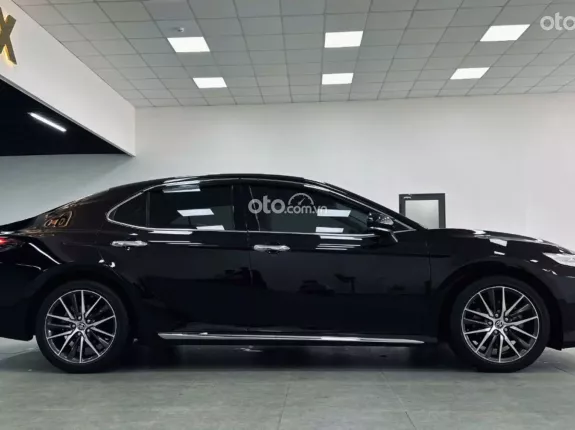 Toyota Camry 2.5Q 2021 - Chỉ chạy 30.000km như xe mới