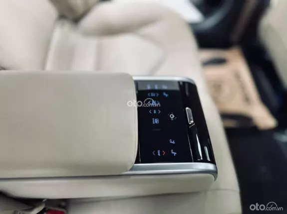 Toyota Camry 2.5Q 2021 - Chỉ chạy 30.000km như xe mới