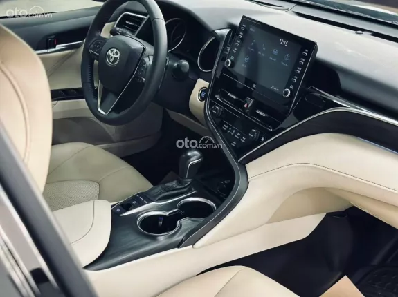 Toyota Camry 2.5Q 2021 - Chỉ chạy 30.000km như xe mới