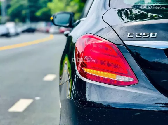 Mercedes-Benz C250 Exclusive 2016 - GIÁ GIẢM SÂU - XE NGUYÊN BẢN CÓ CAM KẾT VĂN BẢN