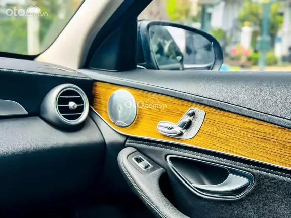 Mercedes-Benz C250 Exclusive 2016 - GIÁ GIẢM SÂU - XE NGUYÊN BẢN CÓ CAM KẾT VĂN BẢN