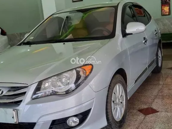 Hyundai Avante 1.6 MT 2014 - Giá 230 triệu