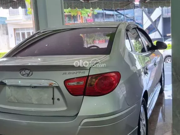 Hyundai Avante 1.6 MT 2014 - Giá 230 triệu