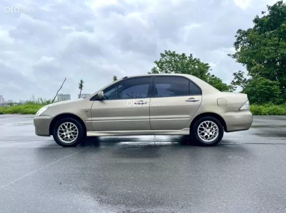 Mitsubishi Lancer GLX 2004 - Bán xe Mitsubishi Lancer GLX 1.6 AT sản xuất 2004 tên tư nhân, xe gia đình