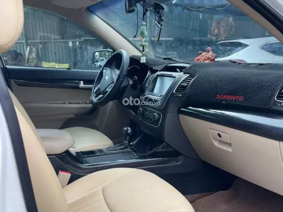 Kia Sorento 2.2D Premium AWD 2016 - Xe gia đình bền bỉ, tiết kiệm nhiên liệu