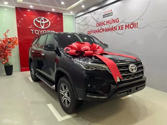 Toyota Fortuner 2025 - Liên hệ 0988696693 để nhận giá ưu đãi - Khách hàng Thái Nguyên e hỗ trợ lái thử bản mới