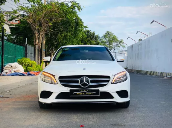 Mercedes-Benz C180 2019 - Trắng Kem