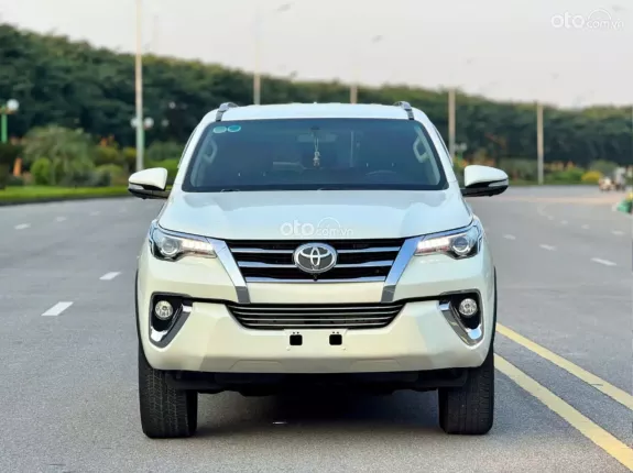 Toyota Fortuner 2.7 V 4X4 AT 2017 - Xe full lịch sử bảo dưỡng chính hãng
