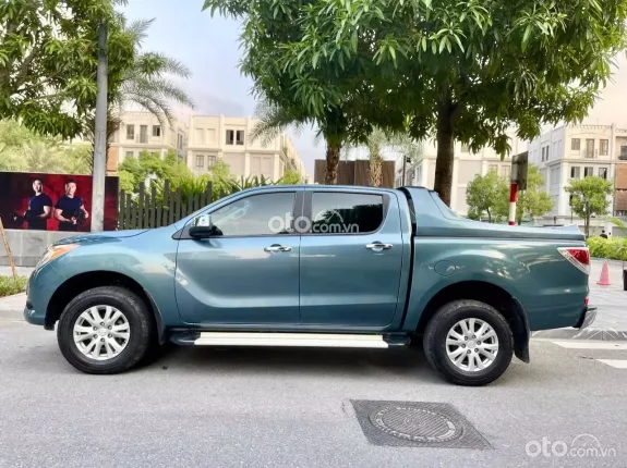 Mazda BT-50 Luxury 4x2 2.2 AT 2015 - Bán xe Mazda BT sản xuất năm 2015 số tự động, tên tư nhân, chạy đúng 8 vạn xịn