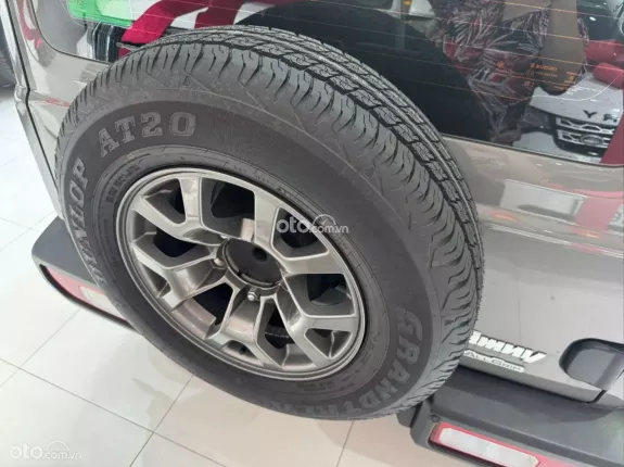 Suzuki Jimny 2023 - Xe 4x4 mạnh mẽ, thu hút mọi ánh nhìn