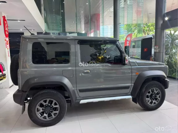 Suzuki Jimny 2023 - Xe 4x4 mạnh mẽ, thu hút mọi ánh nhìn