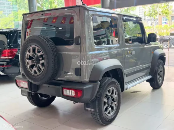 Suzuki Jimny 2023 - Xe 4x4 mạnh mẽ, thu hút mọi ánh nhìn