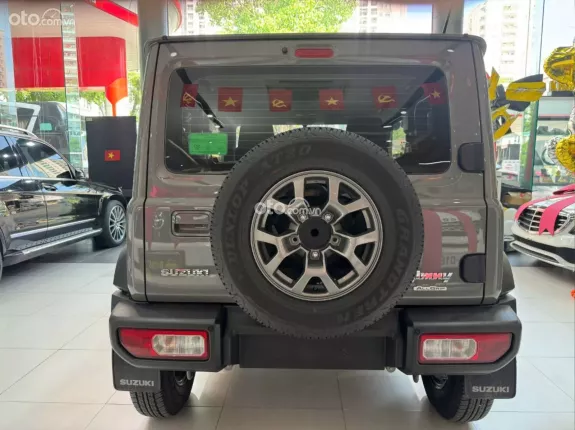 Suzuki Jimny 2023 - Xe 4x4 mạnh mẽ, thu hút mọi ánh nhìn