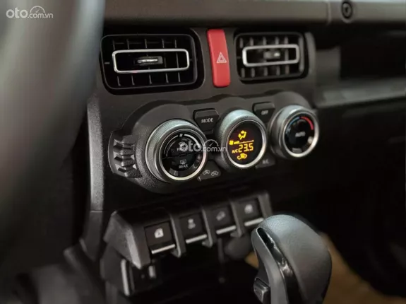 Suzuki Jimny 2023 - Xe 4x4 mạnh mẽ, thu hút mọi ánh nhìn