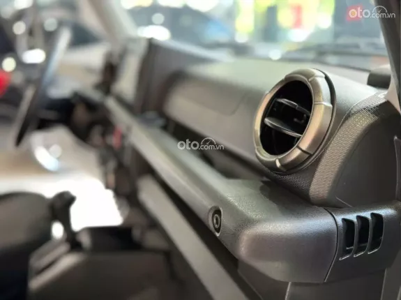 Suzuki Jimny 2023 - Xe 4x4 mạnh mẽ, thu hút mọi ánh nhìn