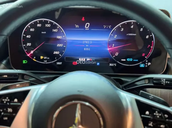 Mercedes-Benz C200 Avantgarde Plus 2022 - Màu đen đẳng cấp, xe lướt như mới