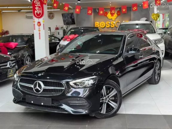 Mercedes-Benz C200 Avantgarde Plus 2022 - Màu đen đẳng cấp, xe lướt như mới