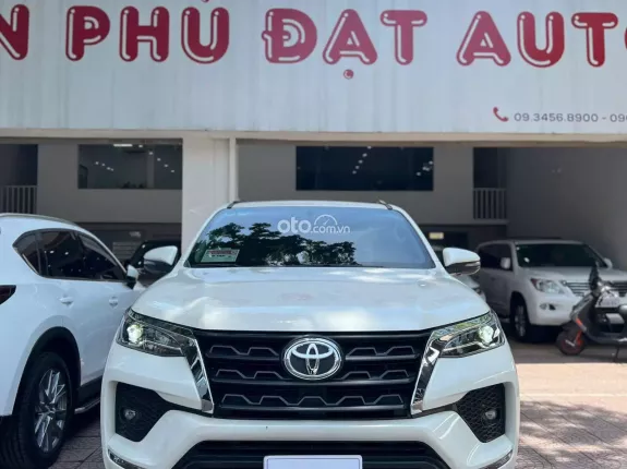 Toyota Fortuner 2023 - 7 chỗ máy xăng