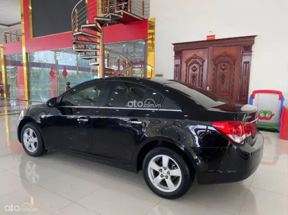 Chevrolet Cruze LT 1.8 2013 - Sedan 5 chỗ số tự động, nổi tiếng lành bền, tiết kiệm