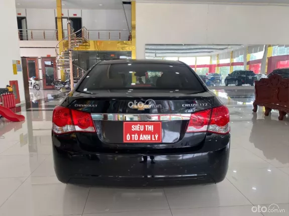 Chevrolet Cruze LT 1.8 2013 - Sedan 5 chỗ số tự động, nổi tiếng lành bền, tiết kiệm