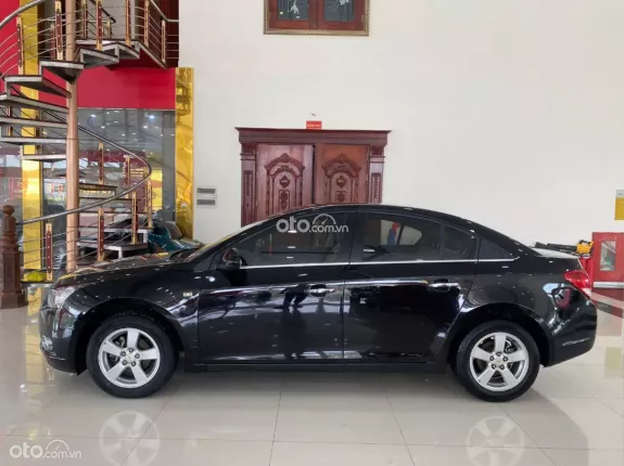 Chevrolet Cruze LT 1.8 2013 - Sedan 5 chỗ số tự động, nổi tiếng lành bền, tiết kiệm